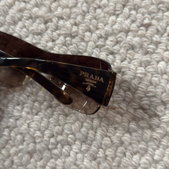 Prada sunglasses. Perfect condition! - Picture 6 of 7